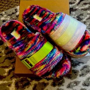 Ugg fluffita pixelate slipper. New in box!!